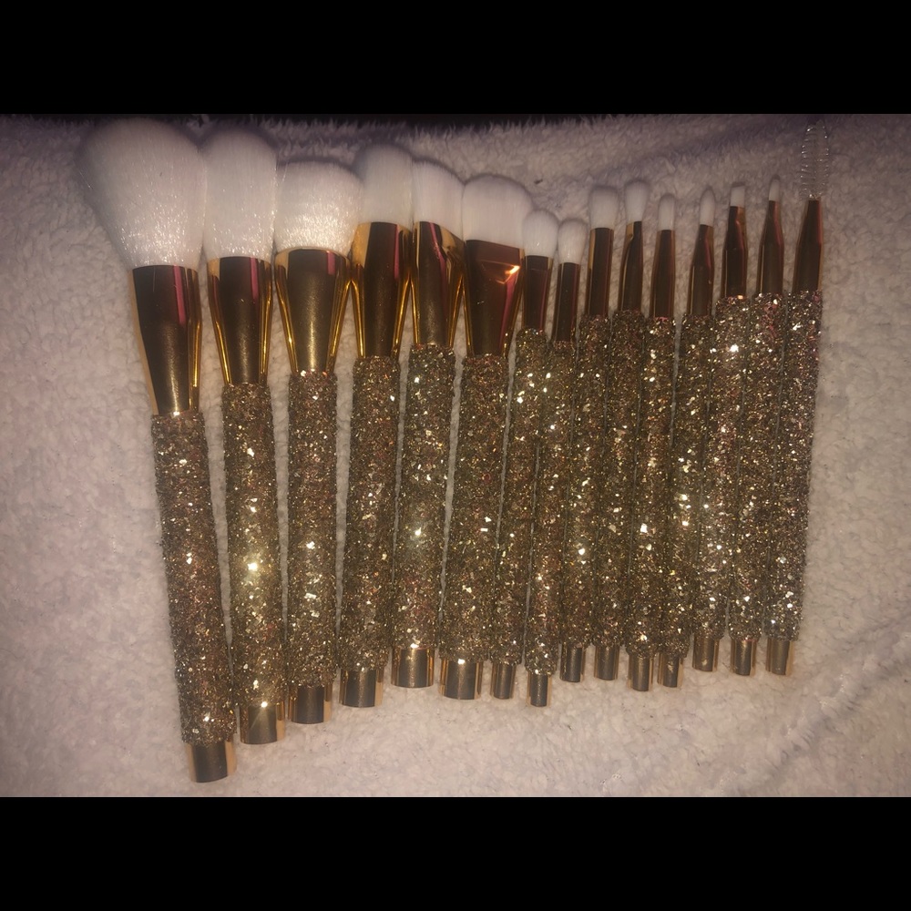 Custom made bling makeup brushes